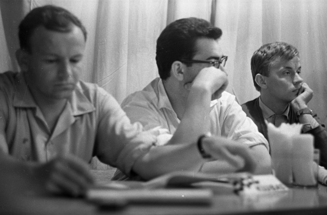 Džiazo klubo koncertų klausytojai: kairėje – kompozitorius Mikas Vaitkevičius, 1964