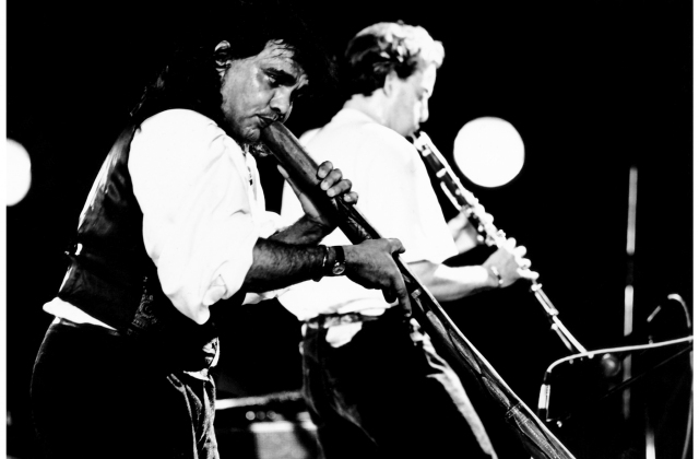 Tomas Lewis (didgeridoo), Christopheris Youngas (cl), 1990. Sauliaus Marcinkevičiaus nuotrauka